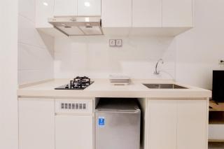 Great Deal and Comfortable Studio at Sky House BSD Apartment By Travelio - Tangerang - 3