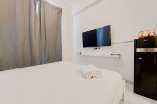 Simple and Cozy Stay Studio Sky House Alam Sutera Apartment By Travelio - Tangerang - 8