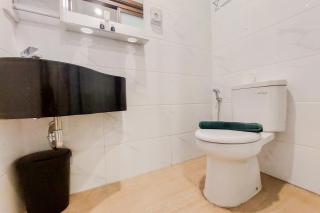 Simple and Cozy Stay Studio Sky House Alam Sutera Apartment By Travelio - 2