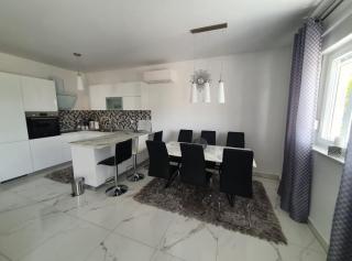 Kastel Novi Elegant and Stylish Apartment with Terrace and Patio - Kaštela - 5