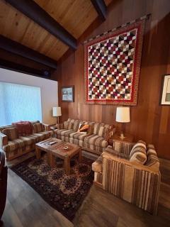 Rooted Resort - Kings Beach - 1