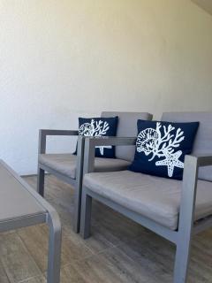 Latitude Sea Front Luxury Apartment - 4