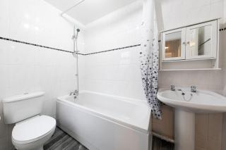 Cosy Semidetached Home - - 9