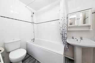 Cosy Semidetached Home - - 8