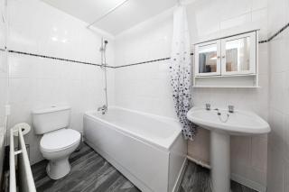 Cosy Semidetached Home - - 6