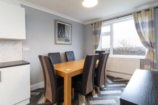 Cosy Semidetached Home - 1
