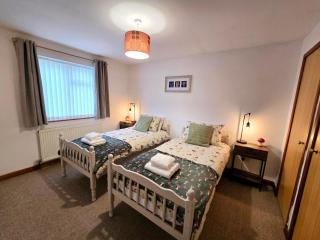 Number 6 in Tywyn - Tywyn - 3
