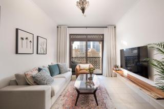 New Old Town Burj Khalifa View Apartment with 1 Bedroom and extra Powder Room - 2