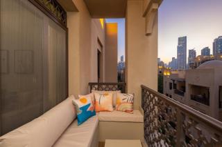 New Old Town Burj Khalifa View Apartment with 1 Bedroom and extra Powder Room - 5
