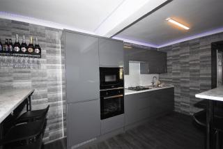 Cozy Hideaway With Hot Tub Sauna Sleeps 7 - Falmer - 6