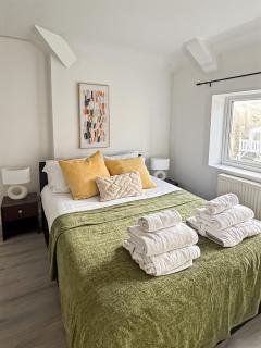 Family Holiday Home With Hot Tub Sauna Sleeps 8 - Falmer - 6