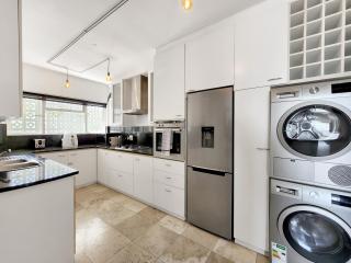 Chic Interior, Views, Location and Convenience! - 8