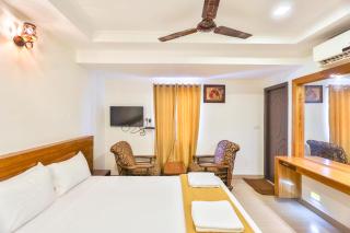 Hotel Golden Bliss - 4