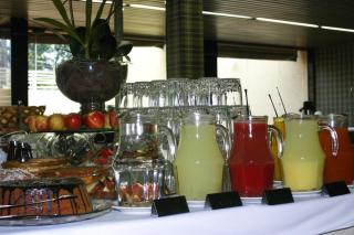 Augustus Plaza Hotel - 8