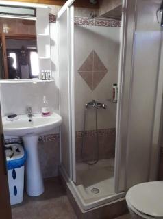 Το πέτρινο σπίτι στην πλατεία - 3