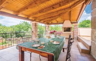 Awesome Home In Svet Vid Dobrinjski - Gostinjac - 9
