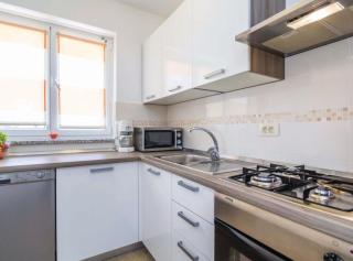 Cozy One Bedroom Apartment with Terrace - Brseč - 1