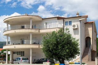 Apartments with Private Balcony Kaštel Novi - Kaštela - 2