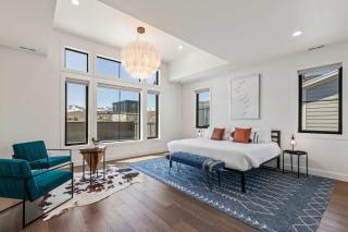 6-Bedroom House, Sleeps 25, Tesla Friendly, New Build Near PCMR, Rooftop Spa - 6