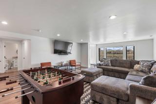 6-Bedroom House, Sleeps 25, Tesla Friendly, New Build Near PCMR, Rooftop Spa - Park City - 6