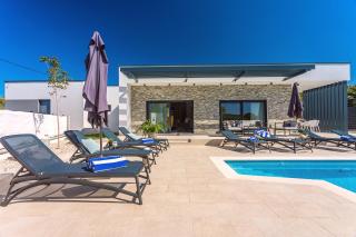 "Casa Mia" Luxury villa with heated swimming pool with jacuzzi - Šestanovac - 8