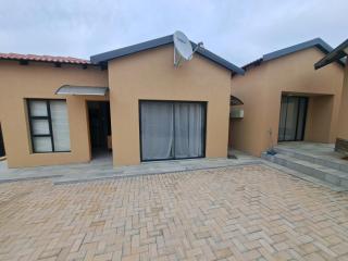 Selina Guesthouse - Kempton Park - 3