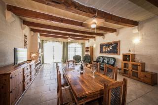 4 Bedroom Holiday Home with Private Pool - 4