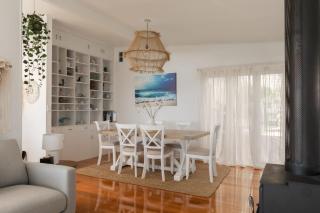 3-Bedroom Getaway Minutes from the Beach - Penguin - 1