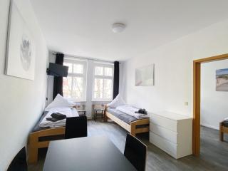 Top-Lage Apartments für 4 Personen, Premium mit Doppelbett oder Standard mit Einzelbetten - Magdeburgo - 0