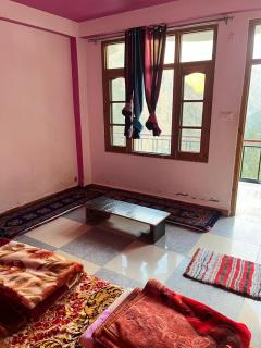 Jon Snow Cafe & Home Stay - - 4