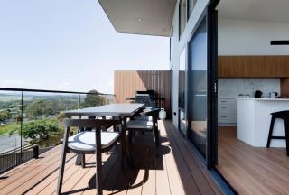 Modern Beaconsfield Retreat with Town Views - Beaconsfield - 6