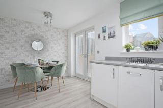 3x Double Beds with Driveway Parking and PS4 by Vista Stays Short Lets Glasgow Scotland - Glasgow - 8
