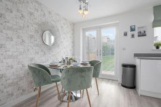 3x Double Beds with Driveway Parking and PS4 by Vista Stays Short Lets Glasgow Scotland - Glasgow - 5