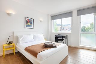2 Bed Apartment London - 4 local train stations! - Londra - 0