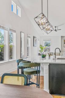 Modern 4BR Retreat in Uptown! - Charlotte - 0