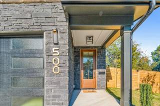 Modern 4BR Retreat in Uptown! - Charlotte - 6