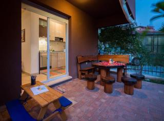 Elegant Hideaway Apartment with Pool - Trogir - 1
