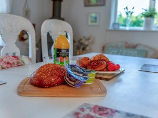 Charming 17th Cent Secluded Country Cottage Garden - Pass the Keys - 7