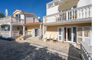 Amazing Apartment In Rogoznica With Lake View - 3