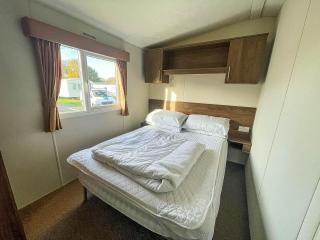Beautiful 8 Berth Caravan With Decking At Caldecott Park, Norfolk Ref 91046C - Great Yarmouth - 3