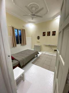 Dr NIMs Guesthouse 4 Bedrooms Bungalow - Johor Bahru - 6