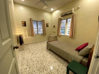 Dr NIMs Guesthouse 4 Bedrooms Bungalow - Johor Bahru - 5