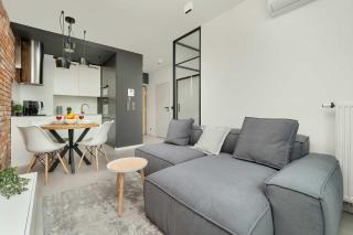 Elegancki Apartament z Klimatyzowanym Salonem, Wanną i Parkingiem w Centrum Łodzi by Renters Prestige - Łódź - 5