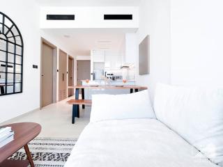 City Views & Comforts at Binghatti Emerald - Dubai - 6