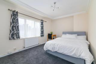 Renee's Place, 9 Guests, 10 mins walk to Becontree Station, Free Parking - Dagenham - 6