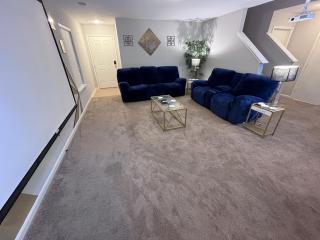 Pet-FrndlyRetreat . 600MbpsWiFi 8mi to IAH Sleeps 14 - Houston - 1