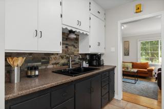 Bo360 Cheerful Home with private HOT TUB - 9