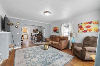 Bo360 White House with Fenced Yard - 1