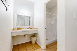 Wasser Lodge #204 - Raccon Room - New Braunfels - 1