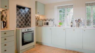 Chequers Cottage - - 6